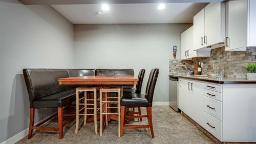 84 Isbister Close, Red Deer, AB - Indoor Photo Showing Dining Room