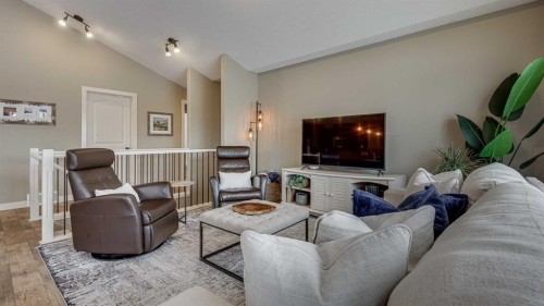 84 Isbister Close, Red Deer, AB - Indoor Photo Showing Living Room