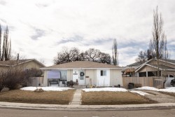 4416 54 Avenue  Innisfail, AB T4G 1K6