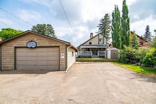 5014 43 Street, Sylvan Lake, AB - Outdoor