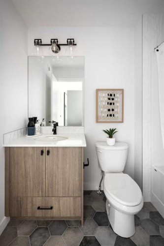 53 Legacy Point Terrace Se, Calgary, AB - Indoor Photo Showing Bathroom