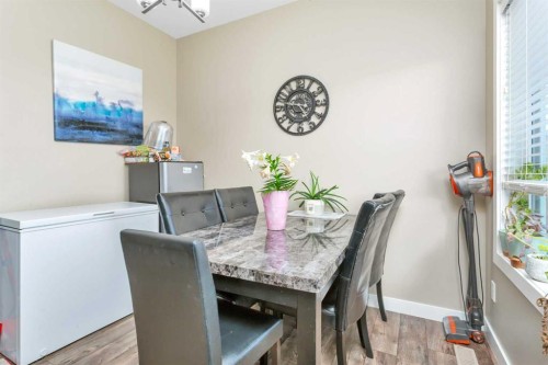 17 Crestview Boulevard, Sylvan Lake, AB - Indoor Photo Showing Dining Room