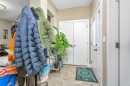 17 Crestview Boulevard, Sylvan Lake, AB  - Indoor Photo Showing Other Room 