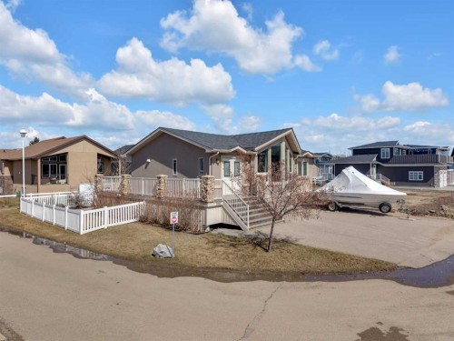 7097-35468 Range Road 30  Rural Red Deer County, AB T4G 0M3