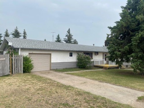 5325 53 Avenue, Bashaw, AB - Outdoor With Deck Patio Veranda