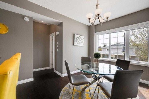 103-5210 Lakeshore Drive, Sylvan Lake, AB - Indoor Photo Showing Dining Room