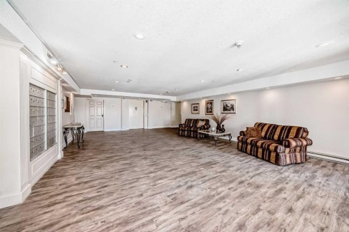 214-60 Jacobs Close, Red Deer, AB - Indoor Photo Showing Other Room