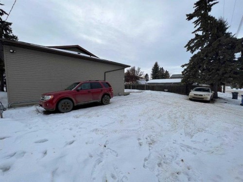 3832 47 Street, Red Deer, AB - Outdoor