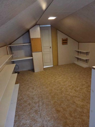5221 49 Street, Castor, AB - Indoor
