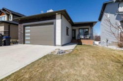 23 Cole Way Sylvan Lake, AB T4S 0L6