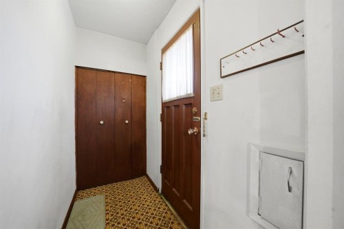 3301 41 Avenue, Red Deer, AB - Indoor Photo Showing Other Room