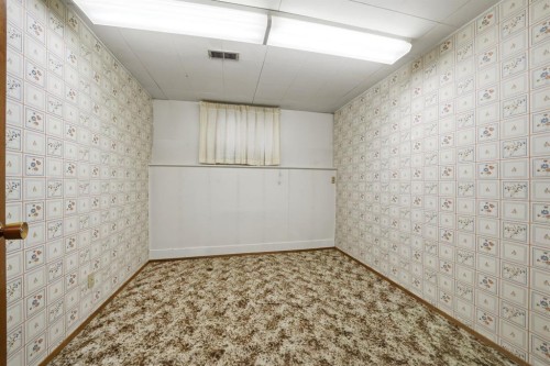 3301 41 Avenue, Red Deer, AB - Indoor Photo Showing Other Room