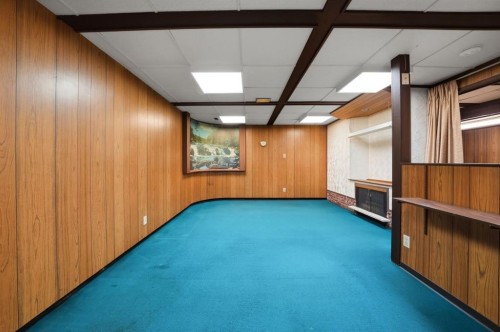 3301 41 Avenue, Red Deer, AB - Indoor