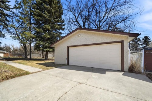 3301 41 Avenue, Red Deer, AB - Outdoor