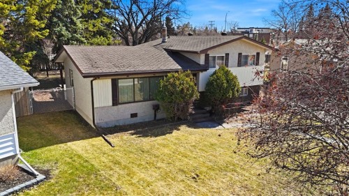 3301 41 Avenue, Red Deer, AB - Outdoor