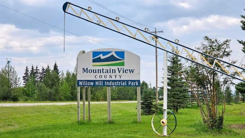 1200 Highway 584, Sundre, AB 