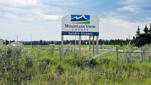 1200 Highway 584, Sundre, AB 