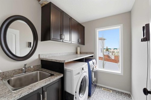 33 Jarvis Close, Red Deer, AB - Indoor Photo Showing Laundry Room