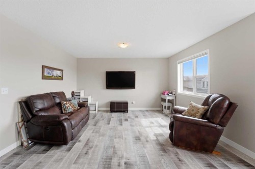 33 Jarvis Close, Red Deer, AB - Indoor Photo Showing Living Room