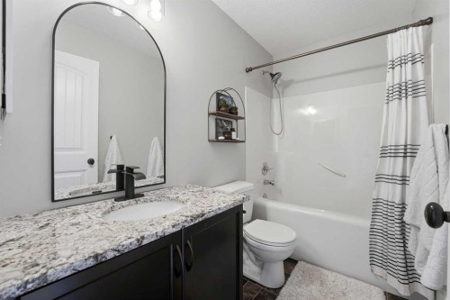 33 Jarvis Close, Red Deer, AB - Indoor Photo Showing Bathroom