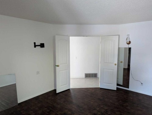 6210 53 Avenue, Camrose, AB - Indoor Photo Showing Other Room