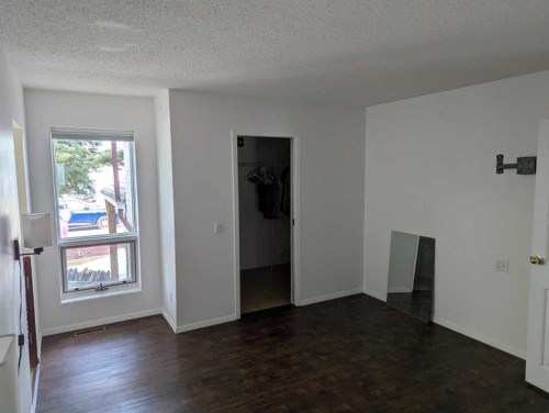 6210 53 Avenue, Camrose, AB - Indoor Photo Showing Other Room