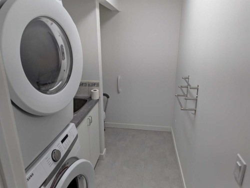 6210 53 Avenue, Camrose, AB - Indoor Photo Showing Laundry Room