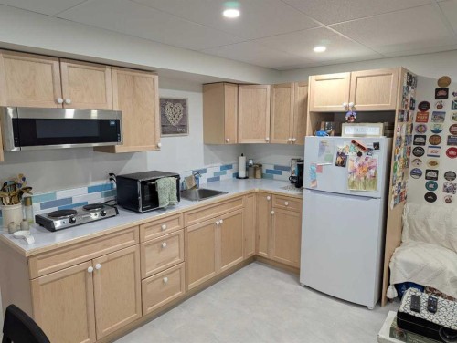 6210 53 Avenue, Camrose, AB - Indoor Photo Showing Kitchen