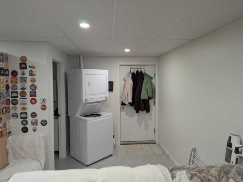 6210 53 Avenue, Camrose, AB - Indoor Photo Showing Laundry Room