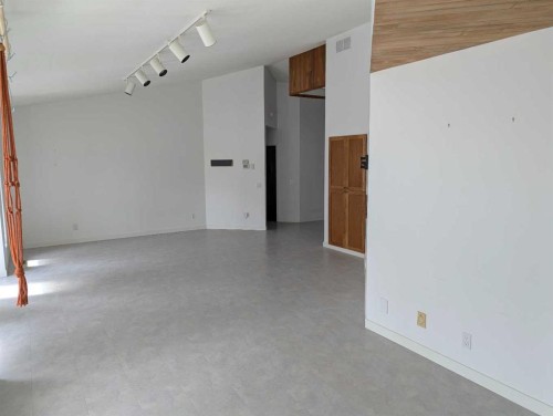 6210 53 Avenue, Camrose, AB - Indoor