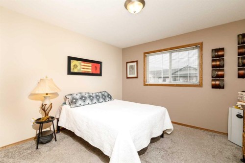 14D-32 Daines Avenue, Red Deer, AB - Indoor Photo Showing Bedroom