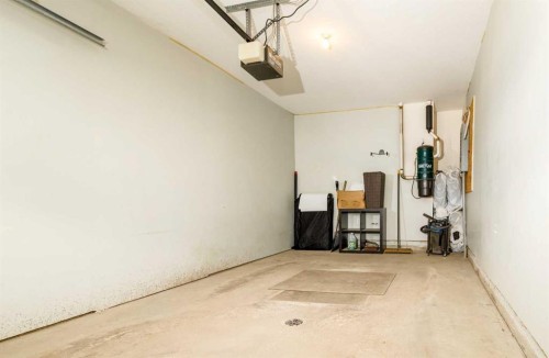 14D-32 Daines Avenue, Red Deer, AB - Indoor Photo Showing Other Room