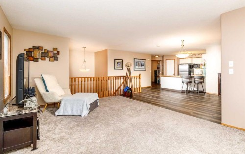 14D-32 Daines Avenue, Red Deer, AB - Indoor Photo Showing Living Room