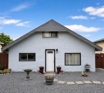 4523 48 Avenue Rocky Mountain House, AB T4T 1C4