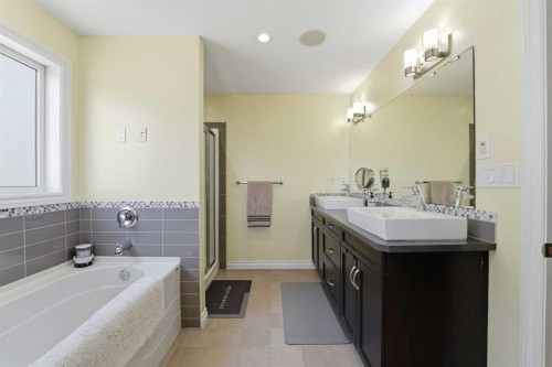 47 Thompson Crescent, Red Deer, AB - Indoor Photo Showing Bathroom