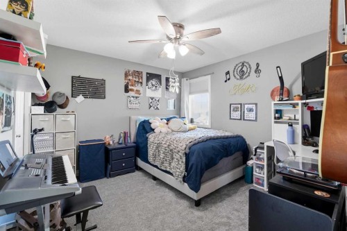 47 Thompson Crescent, Red Deer, AB - Indoor Photo Showing Bedroom
