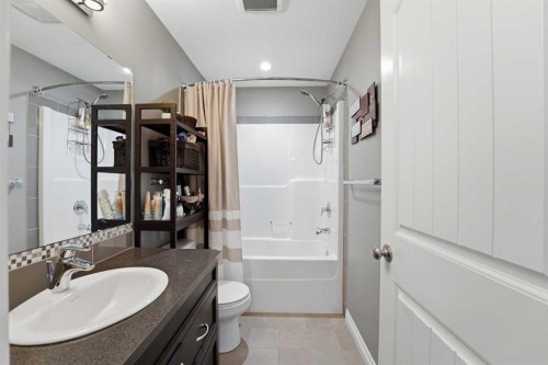 47 Thompson Crescent, Red Deer, AB - Indoor Photo Showing Bathroom