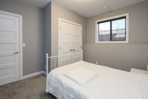 137 Coachman Way, Blackfalds, AB - Indoor Photo Showing Bedroom