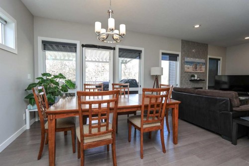 137 Coachman Way, Blackfalds, AB - Indoor Photo Showing Dining Room