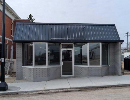 305 Main Street, Trochu, AB 