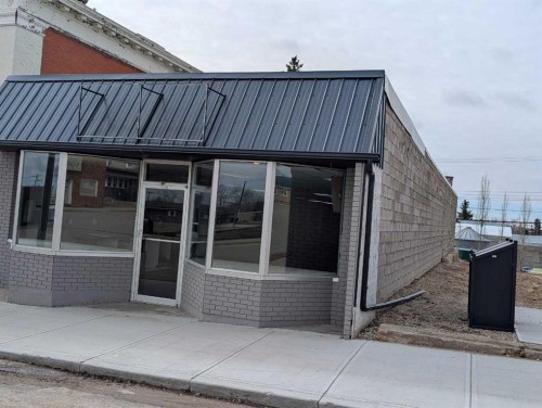 305 Main Street, Trochu, AB 