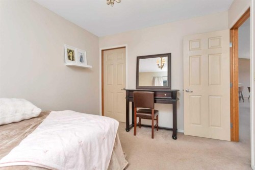 74 Fulmar Close, Sylvan Lake, AB - Indoor Photo Showing Bedroom