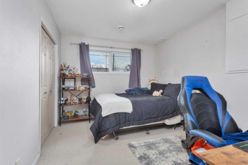 74 Fulmar Close, Sylvan Lake, AB - Indoor Photo Showing Bedroom
