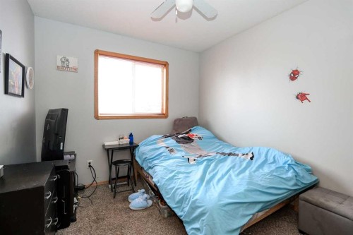 77 Duval Crescent, Red Deer, AB - Indoor Photo Showing Bedroom