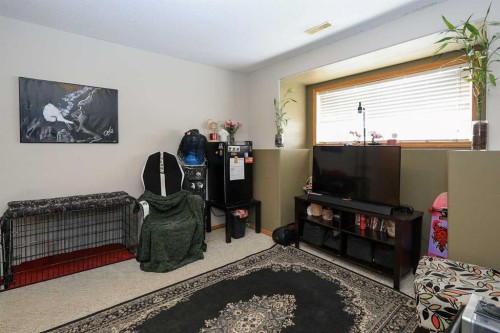 77 Duval Crescent, Red Deer, AB - Indoor Photo Showing Other Room