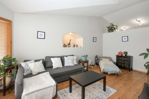 77 Duval Crescent, Red Deer, AB - Indoor Photo Showing Living Room