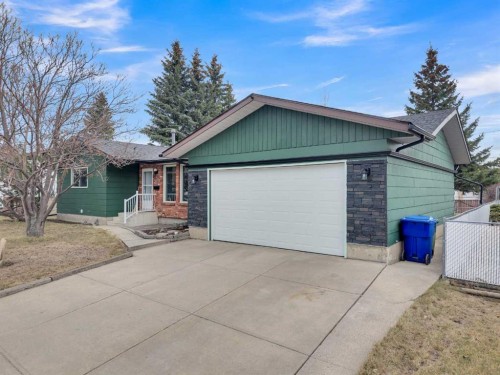 5433 55 Street  Olds, AB T4H 1J8