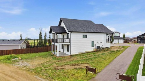 37 Maclean Close, Blackfalds, AB - Outdoor