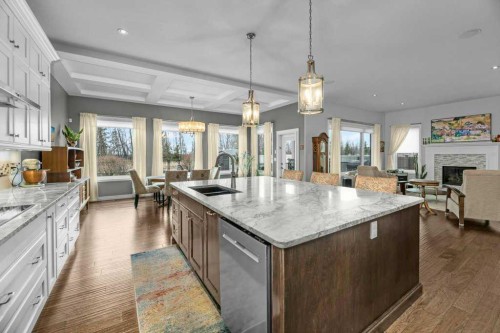 105 Connaught Crescent, Red Deer, AB - Indoor Photo Showing Kitchen With Double Sink With Upgraded Kitchen