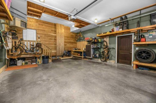 105 Connaught Crescent, Red Deer, AB - Indoor Photo Showing Garage